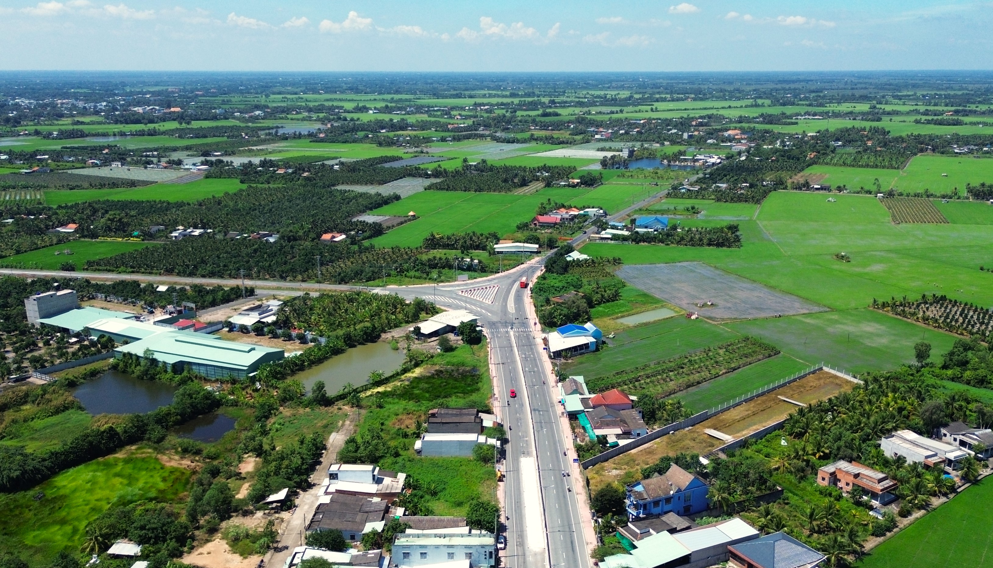 Tuyến đường Tân An - Bình Hiệp phá thế độc đạo Quốc lộ 62, khai mở dư địa phát triển Đồng Tháp Mười