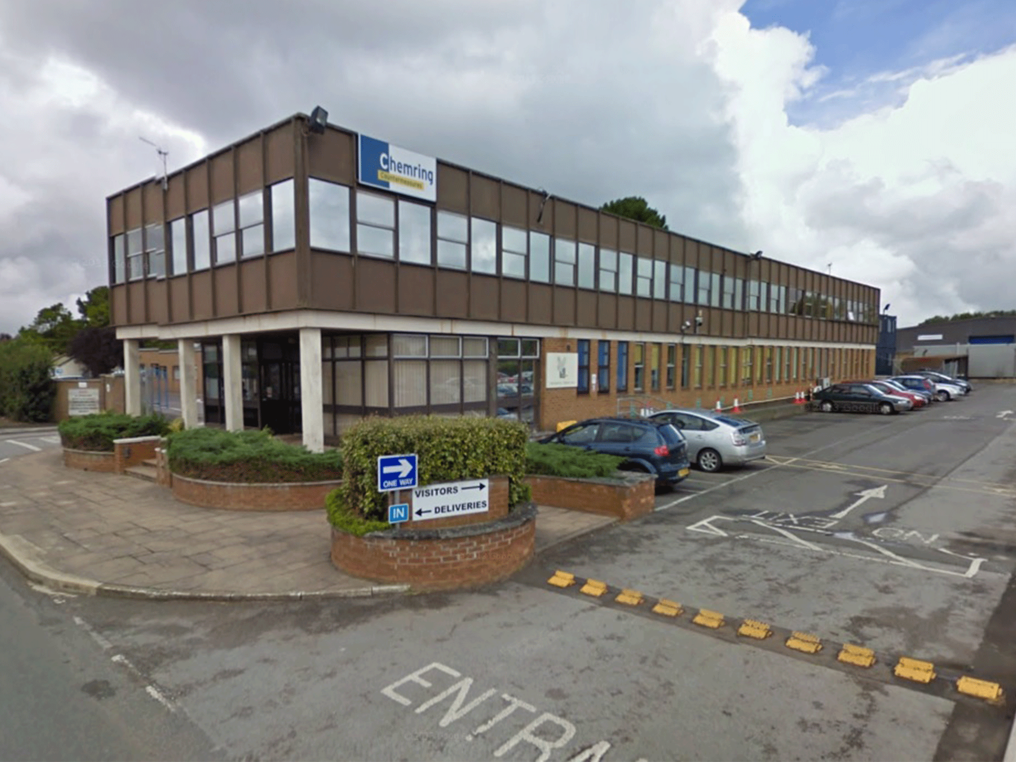 Nhà máy quốc phòng Chemring Countermeasures ở thị trấn Salisbury (Anh) vừa phát nổ khiến một người chết, một người nguy kịch. Ảnh: INDEPENDENT