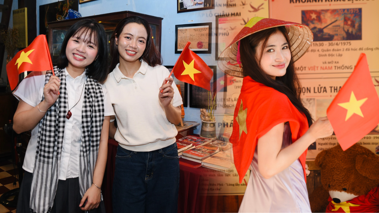 Rực rỡ cờ đỏ sao vàng, giới trẻ đổ xô đến quán cà phê check-in ngày 30-4