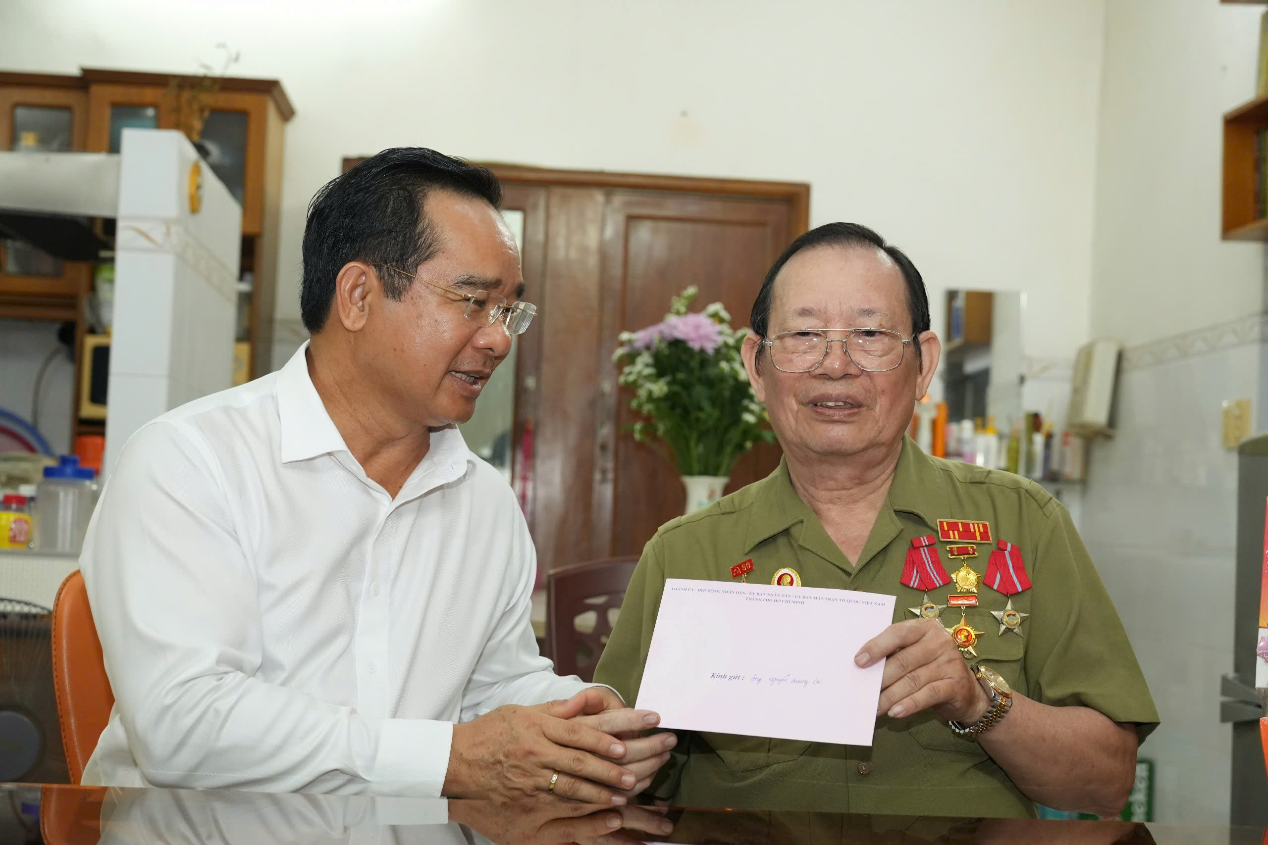 Chủ tịch Nguyễn Văn Được tri ân cán bộ, chiến sĩ làm nên Đại thắng mùa Xuân 1975