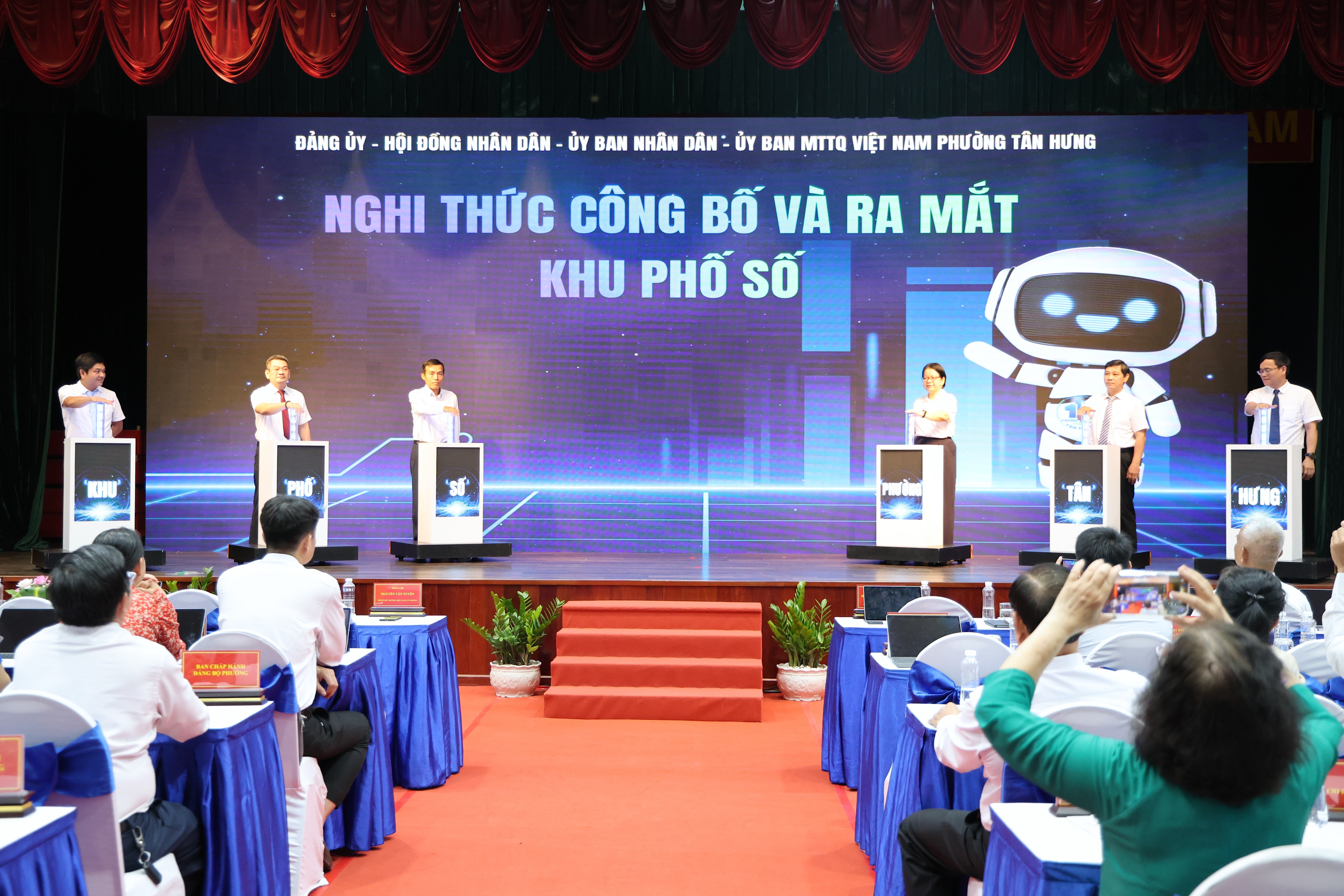 Khu phố số ở phường Tân Hưng, TP.HCM: Dùng 'QR một chạm' tương tác với chính quyền