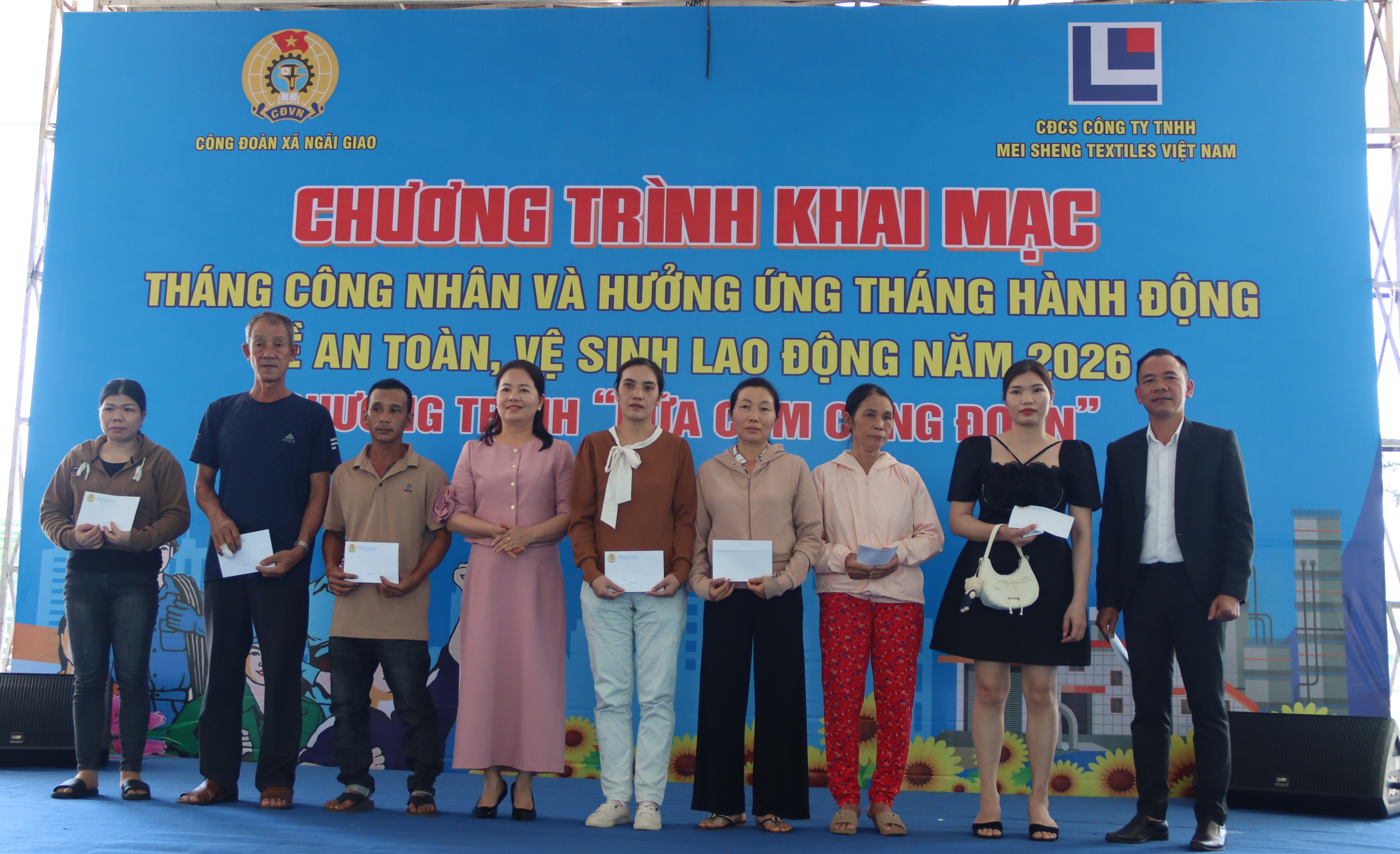 TP.HCM: 600 công đoàn viên, người lao động dự 'Bữa cơm Công đoàn', nhận nhiều phần quà dịp Lễ 1-5 