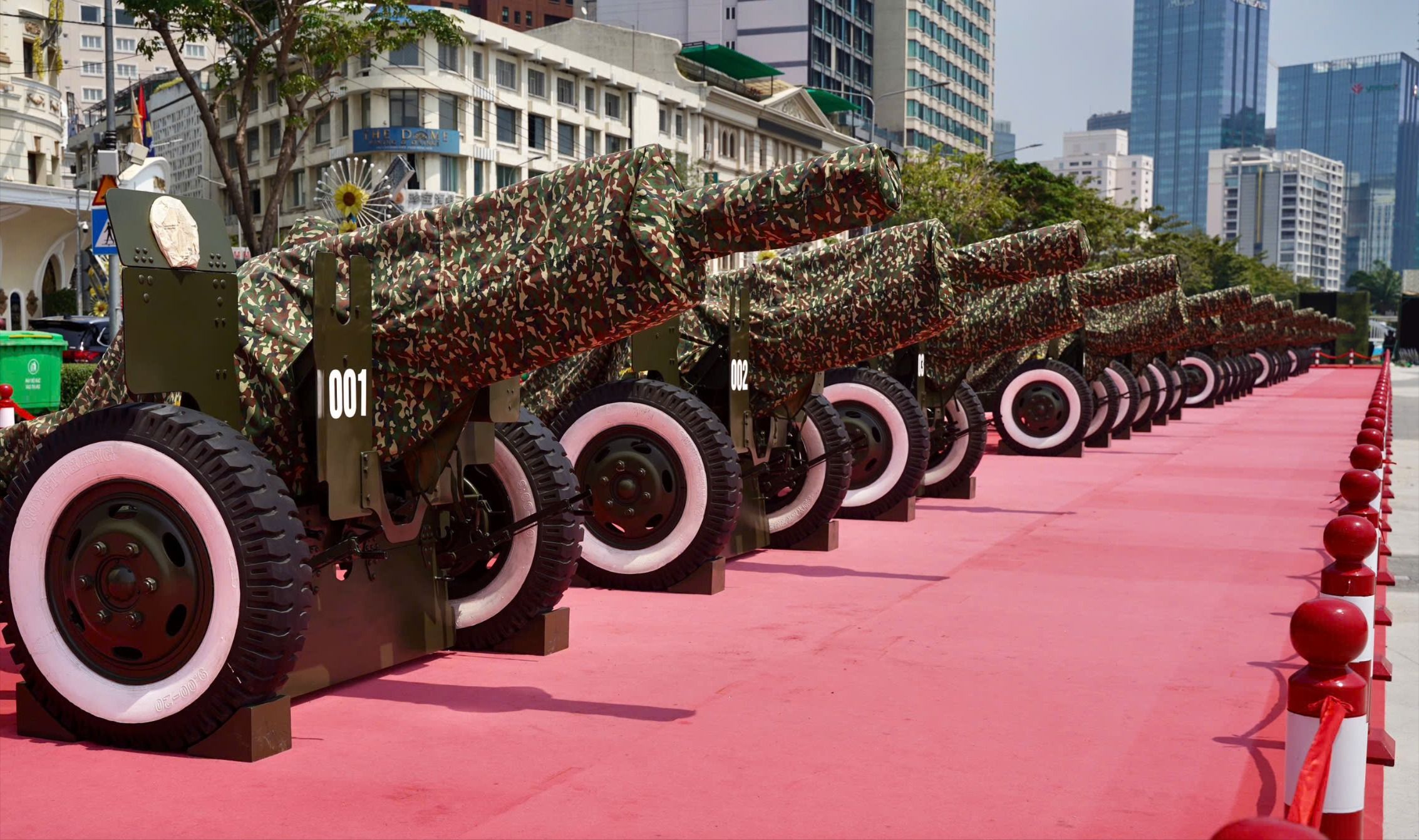 Tập kết loạt đại bác ở bến Bạch Đằng, TP.HCM cho đại lễ 30-4 