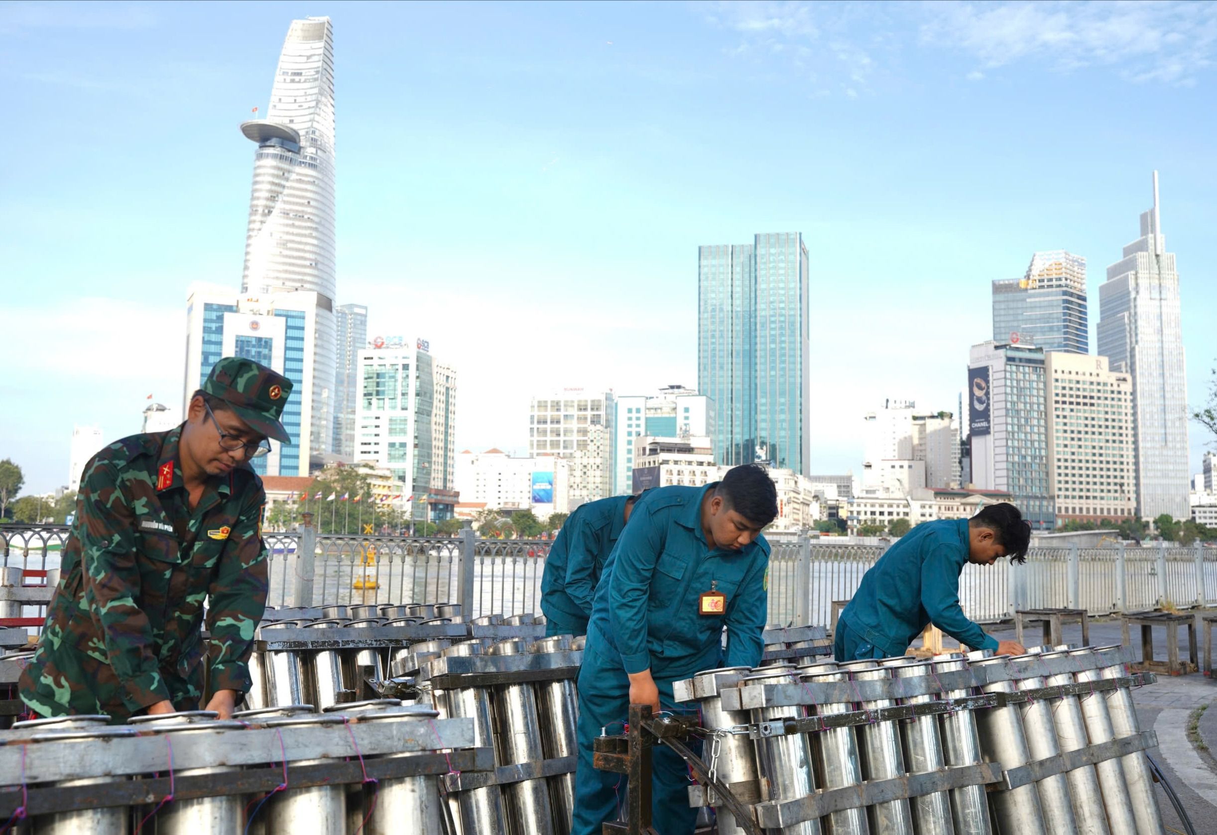 Cận cảnh trận địa pháo hoa TP.HCM sẵn sàng bừng sáng đêm giao thừa