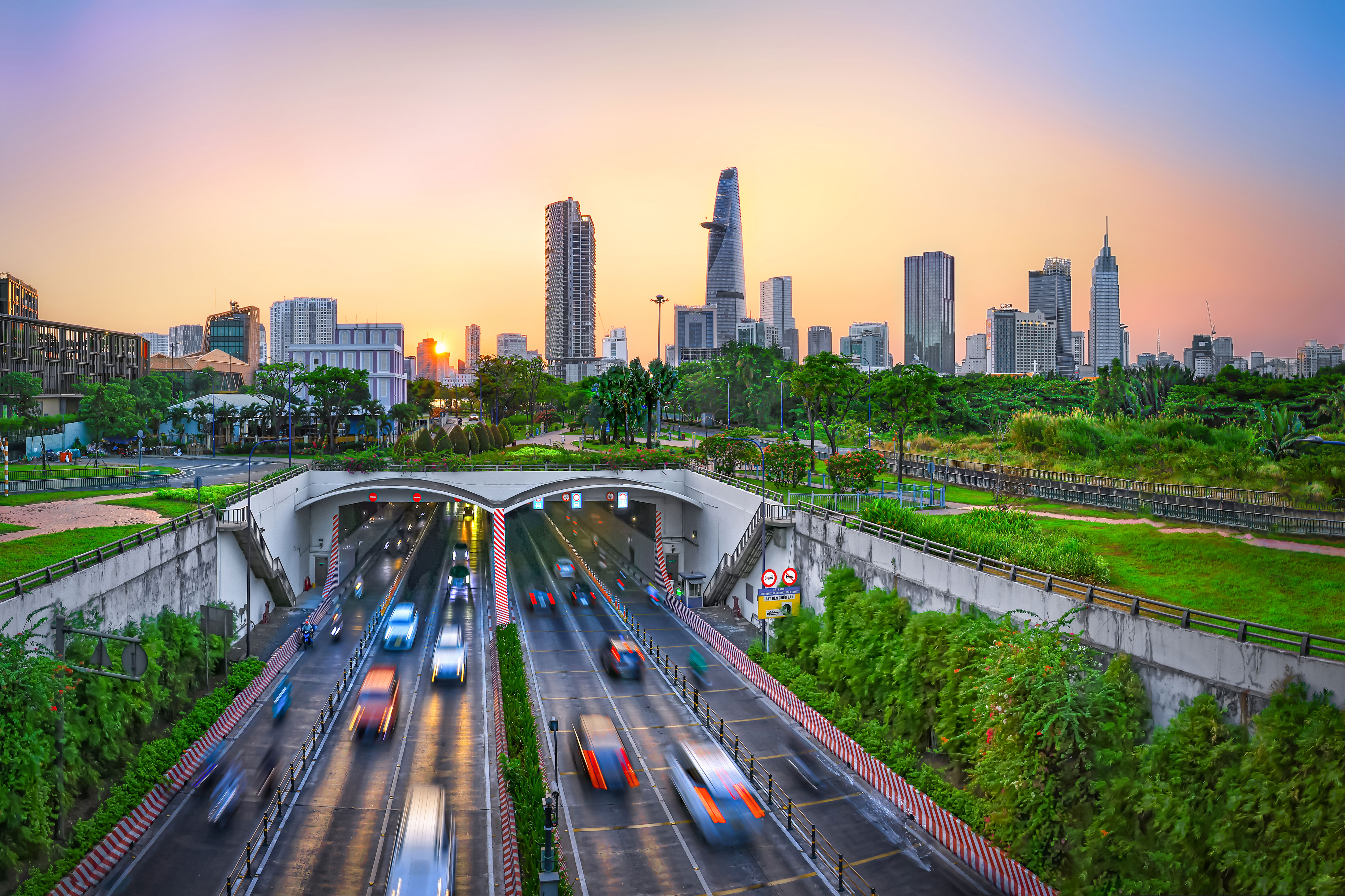 Ngắm 'Nơi tôi sống' qua ảnh dự thi Sắc màu mới: Một TP.HCM sống động trong từng góc nhìn