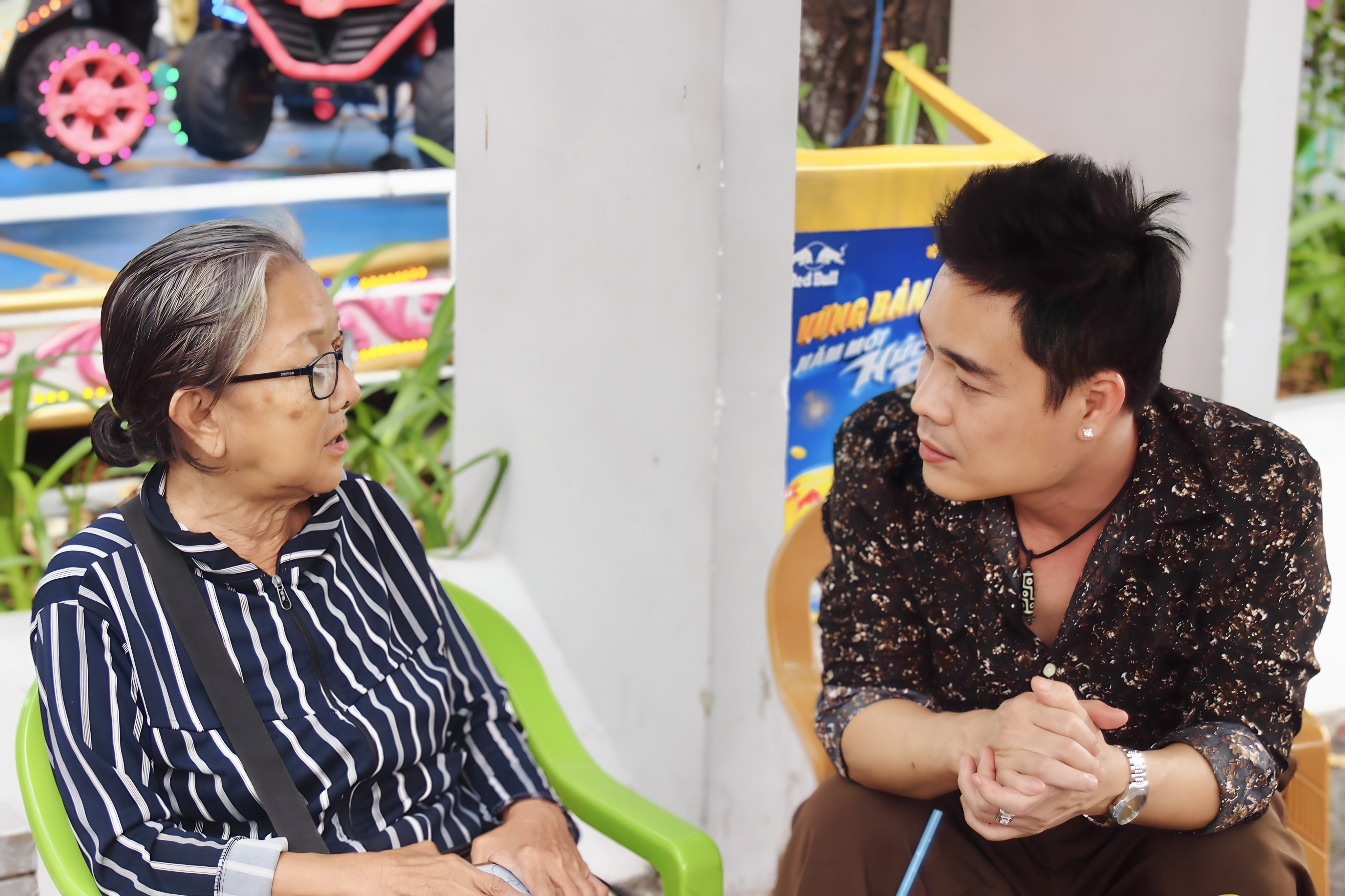 Ca sĩ Tống Gia Vỹ: 'Sự tử tế là màu sắc đẹp nhất của TP.HCM'