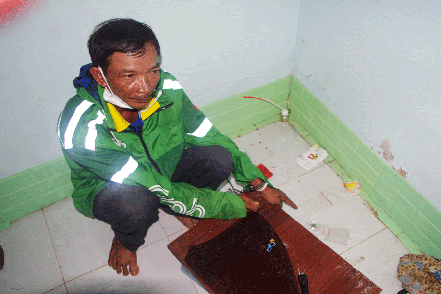 Tạm giữ người dùng súng đi đòi nợ và tàng trữ ma túy