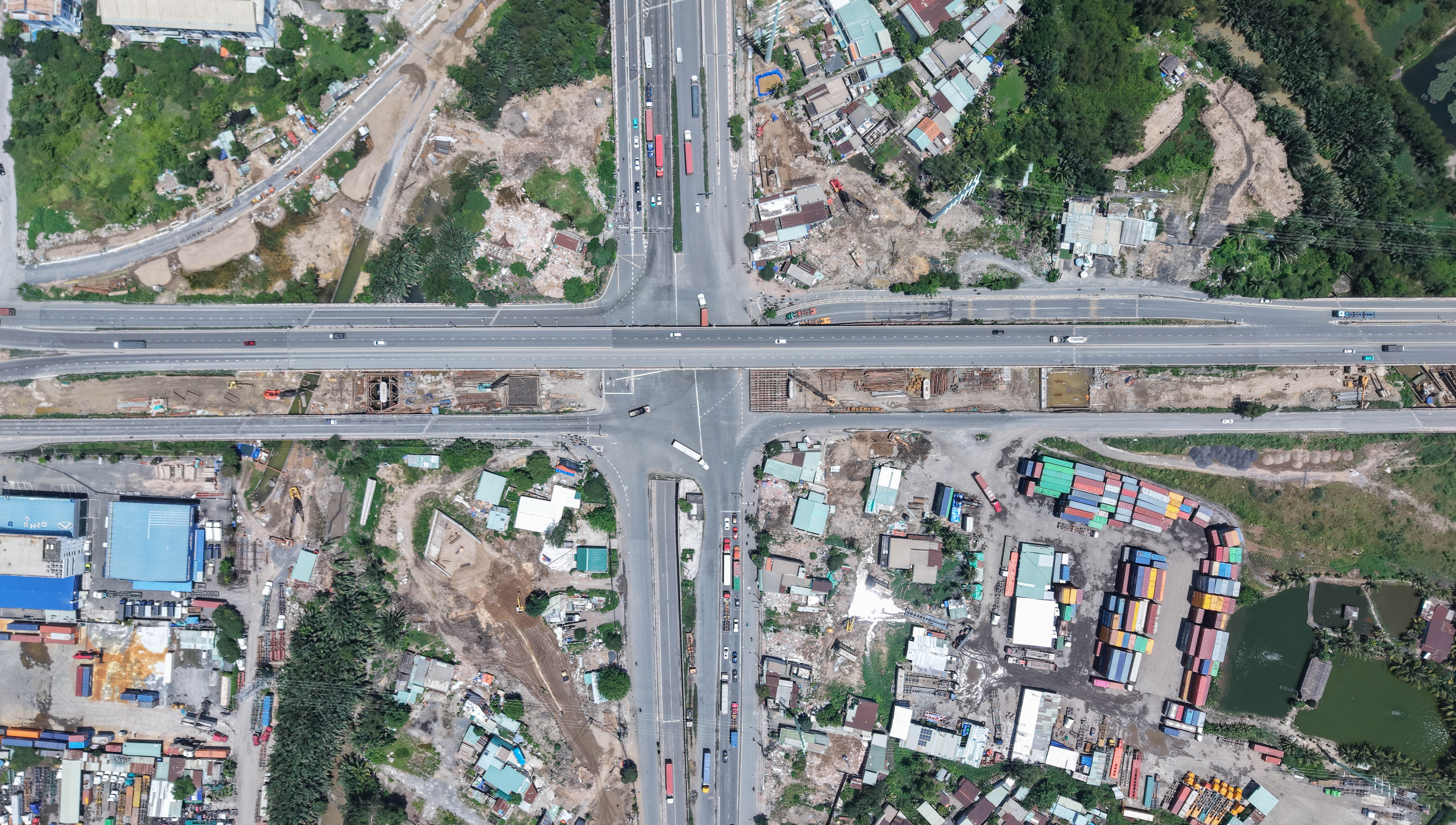 Cận cảnh công trường nút giao Mỹ Thủy 3.400 tỉ, về đích tháng 4-2026