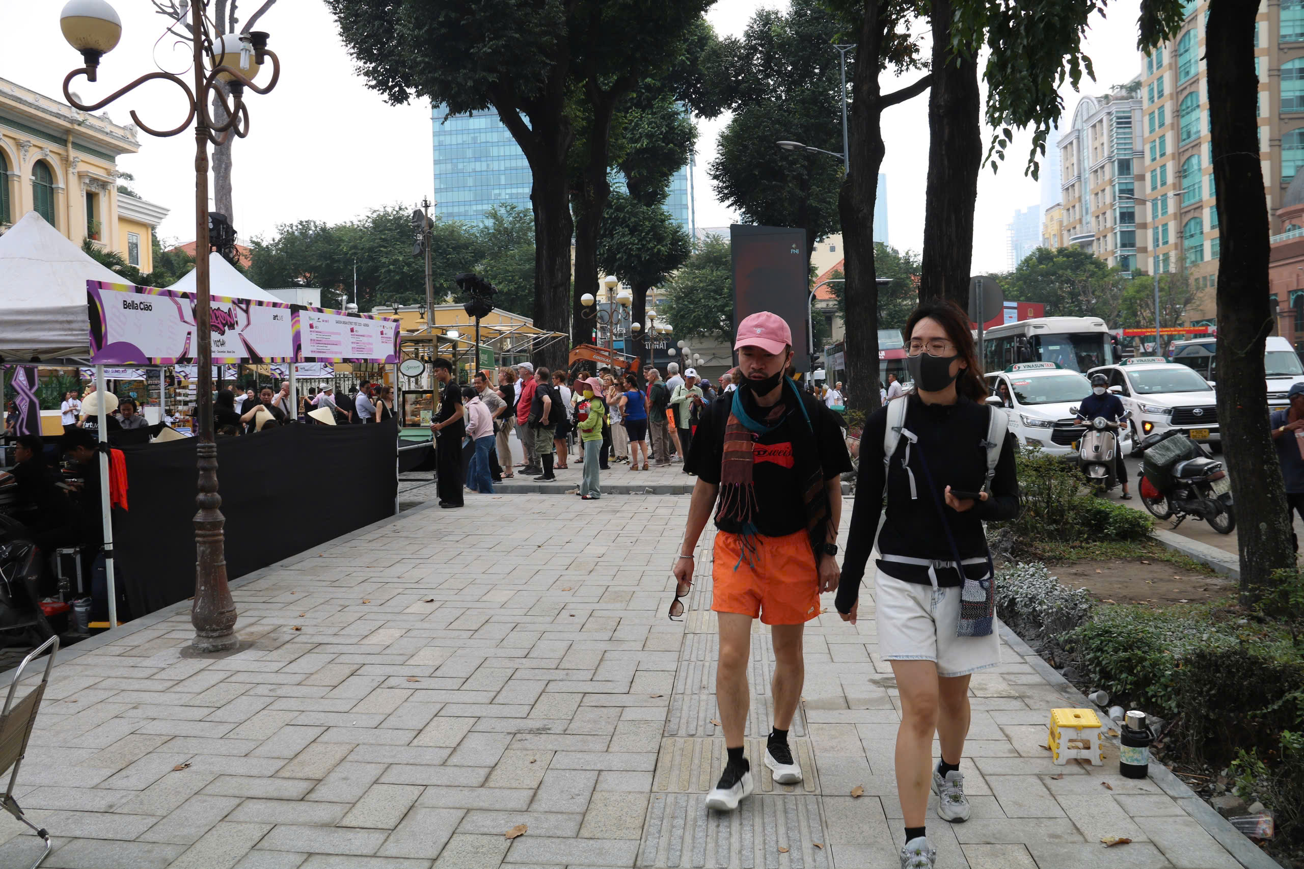 Hơn 90 km, 91 tuyến vỉa hè ở TP.HCM 'khoác áo mới' đón Tết