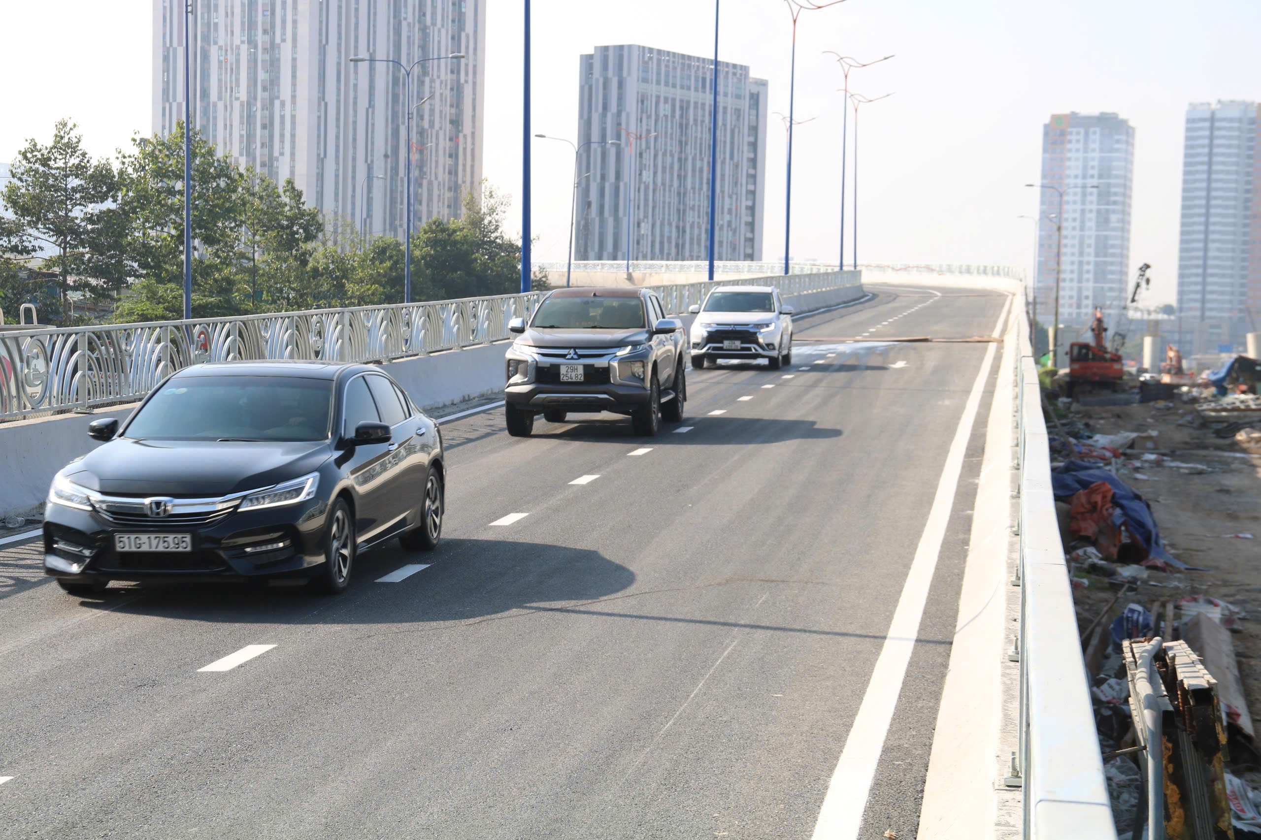 Thông xe cầu vượt nút giao An Phú, giao thông khu vực ra sao?