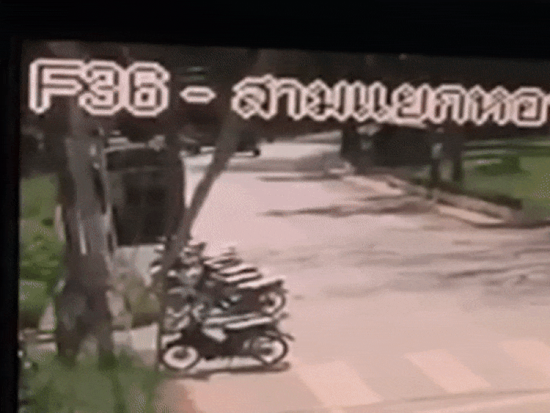 Đánh bom nhắm vào quan chức Thái Lan, 8 người bị thương