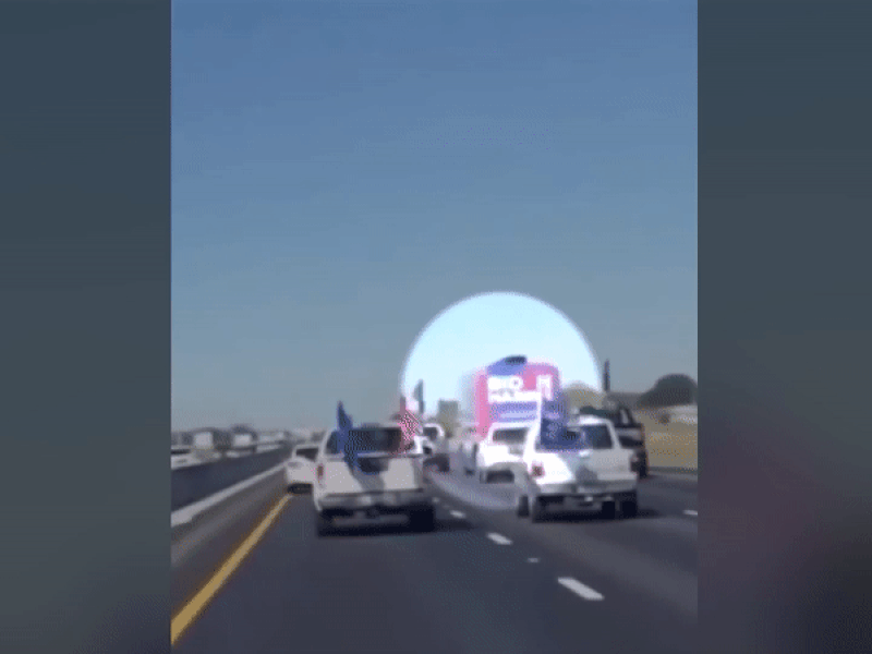 FBI điều tra vụ đoàn xe ủng hộ ông Trump phá đoàn xe ông Biden