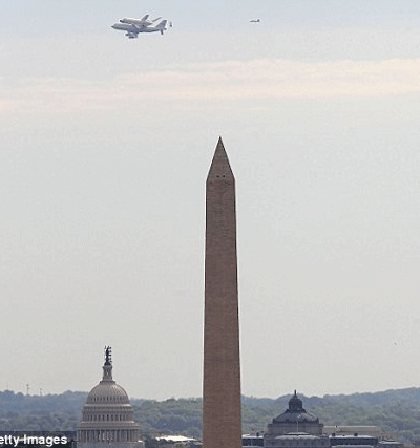 Cận cảnh máy bay Boeing 747 “cõng” tàu con thoi ảnh 10