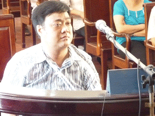 "Giám đốc" cầm, bán 46 ô tô sang Campuchia đánh bạc ảnh 1