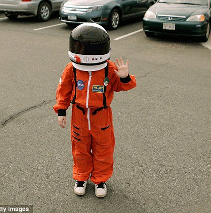 Cận cảnh máy bay Boeing 747 “cõng” tàu con thoi ảnh 4