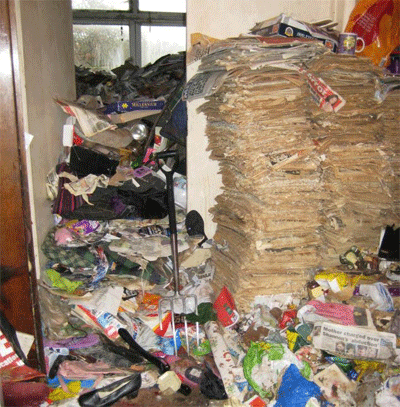 Cặp vợ chồng "ủ" 30 tấn rác trong nhà! ảnh 2