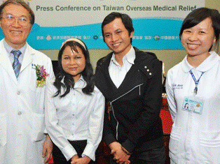 Cô gái hóa bà già Quảng Nam đã "lột xác" ảnh 2