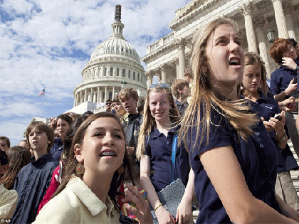 Cận cảnh máy bay Boeing 747 “cõng” tàu con thoi ảnh 2