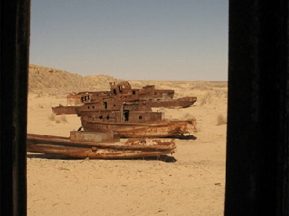 Con tàu ma phơi mình trên sa mạc ảnh 6