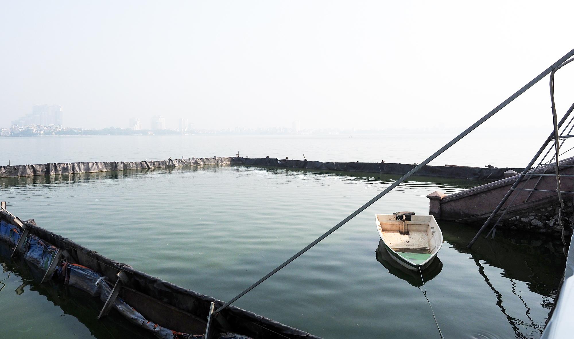 Cảnh đìu hiu của dự án thí điểm làm sạch nước hồ Tây