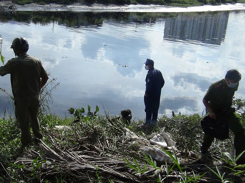 Phát hiện thi thể nữ trôi trên sông Vàm Thuật
