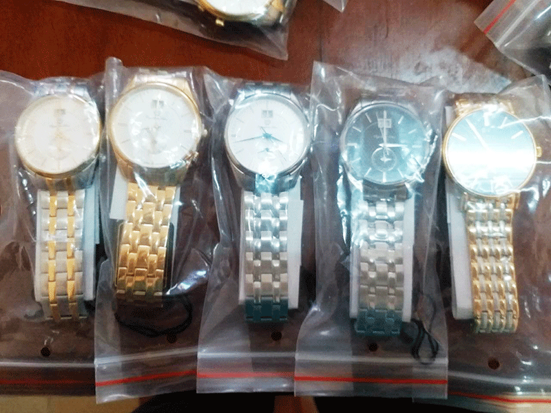 Thuyền viên quấn gần trăm đồng hồ OP về Cát Lái