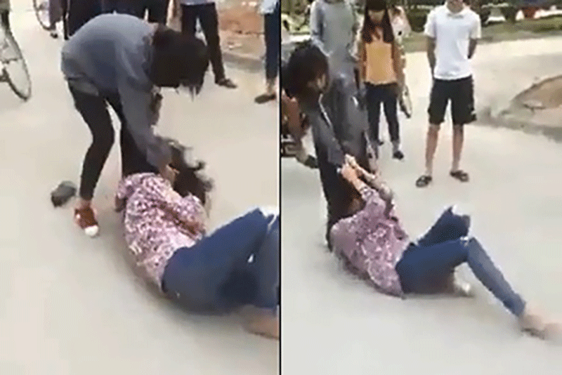 2 cô gái đánh nhau, gọi bạn trai và bố đến can thiệp