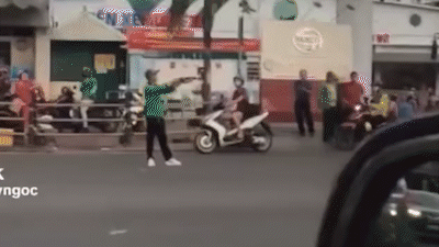 Thanh niên cầm súng nhựa dọa tài xế gây kẹt cứng trước Bến xe miền Tây