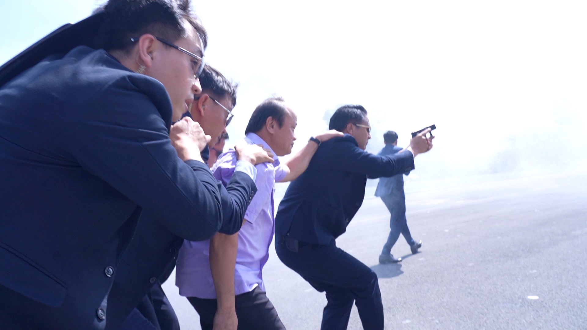 Nghẹt thở với màn diễn tập tiêu diệt khủng bố, bảo vệ yếu nhân 