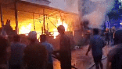 Cháy bãi phế liệu ở hẻm đường Lê Trọng Tấn, người dân hoảng loạn