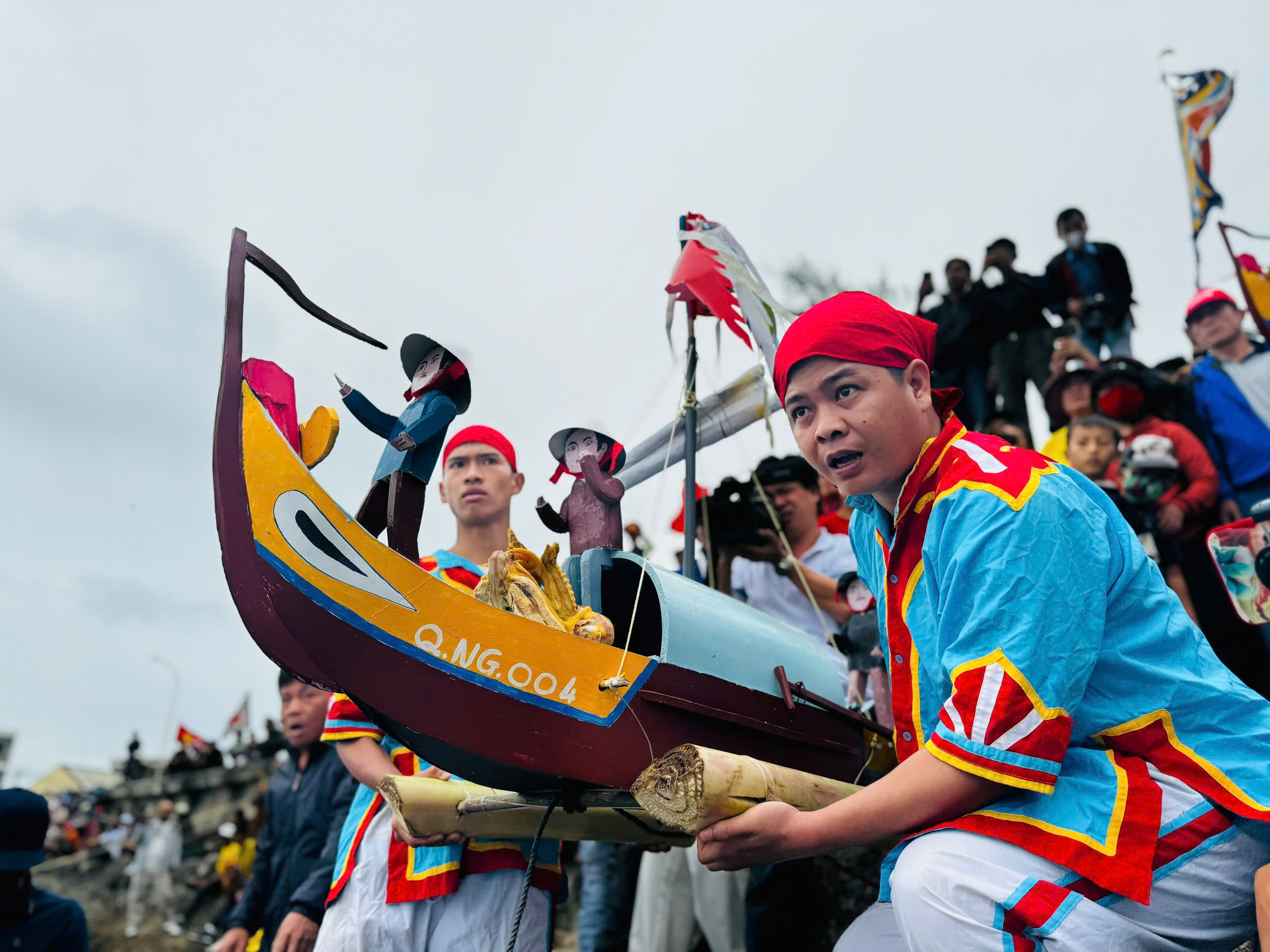 Thiêng liêng Lễ khao lề thế lính Hoàng Sa trên đảo Lý Sơn