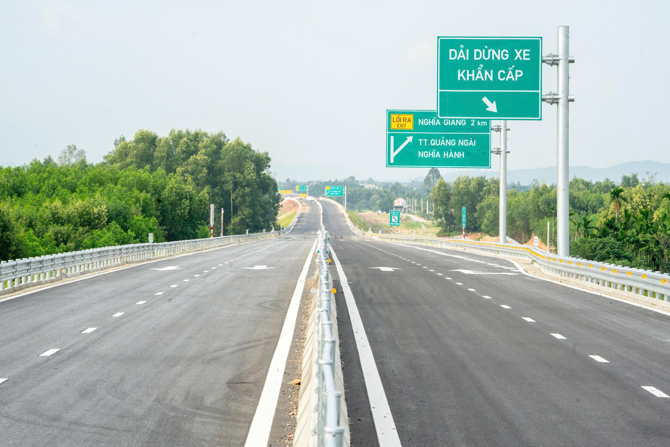 Toàn cảnh cao tốc Quảng Ngãi – Hoài Nhơn trước ngày thông xe