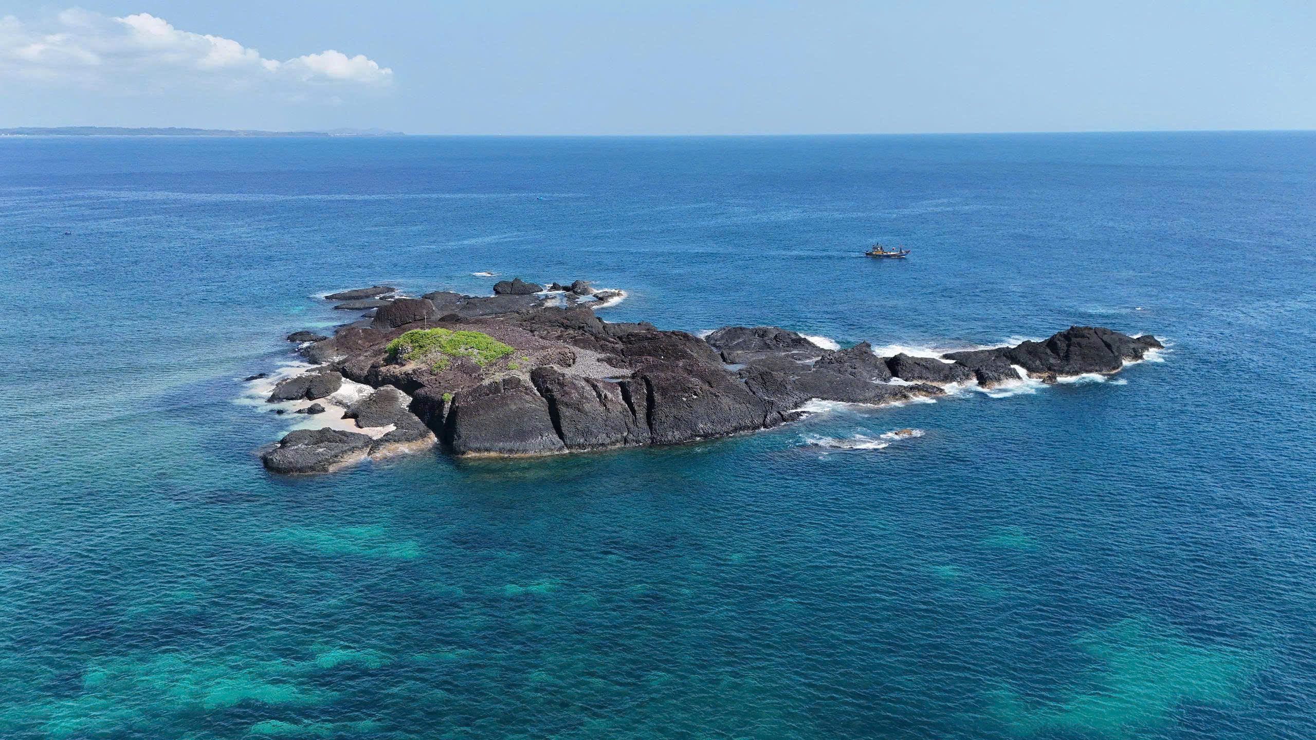 Quảng Ngãi tìm cách đánh thức du lịch gành Yến, hòn Nhàn