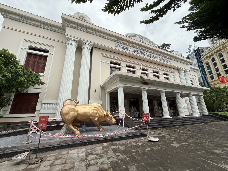 HOSE thay đổi biểu tượng sang 'bò tấn công', mang hàm ý gì?