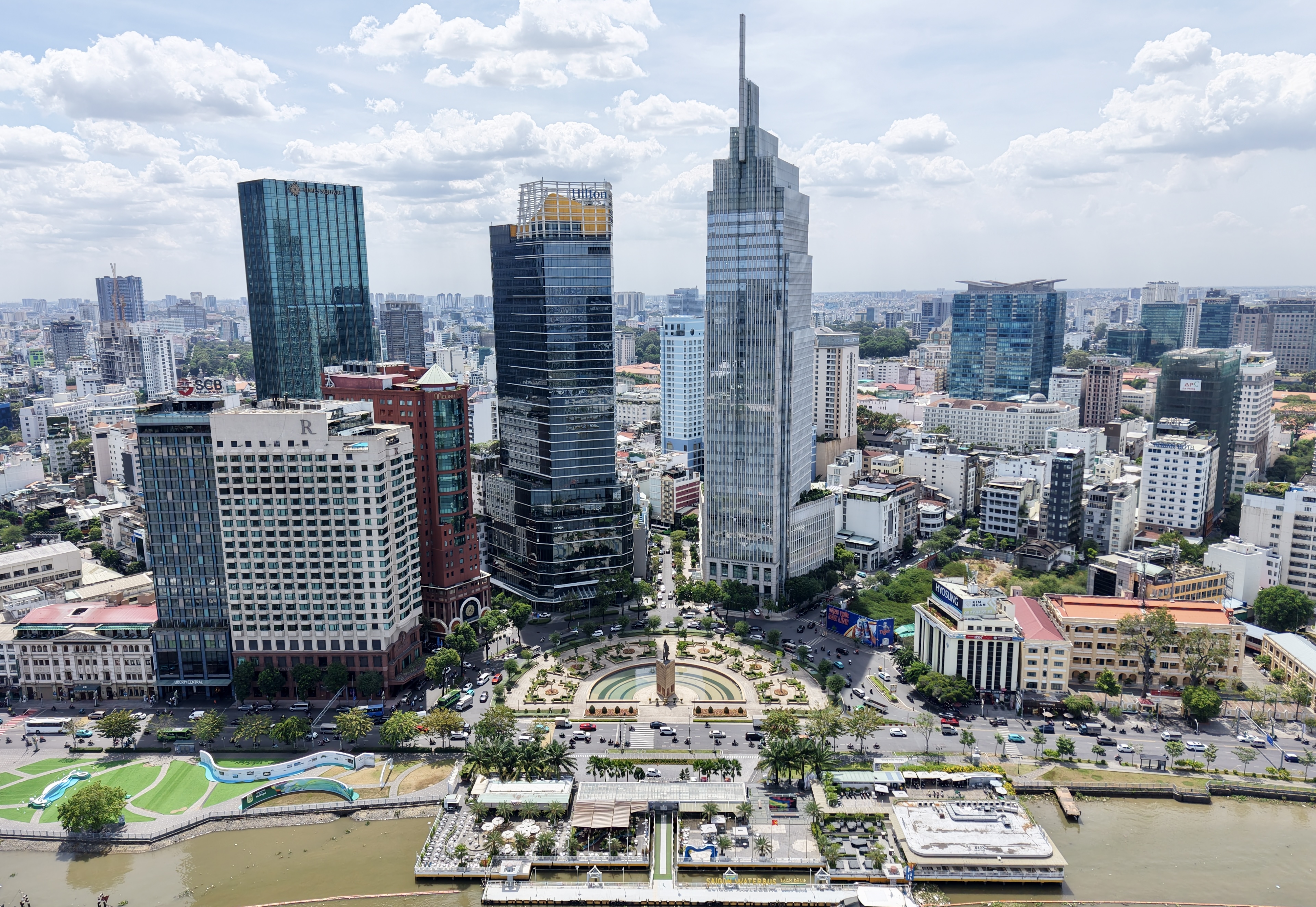 Niềm tự hào khi được sinh ra đúng ngày 30-4-1975