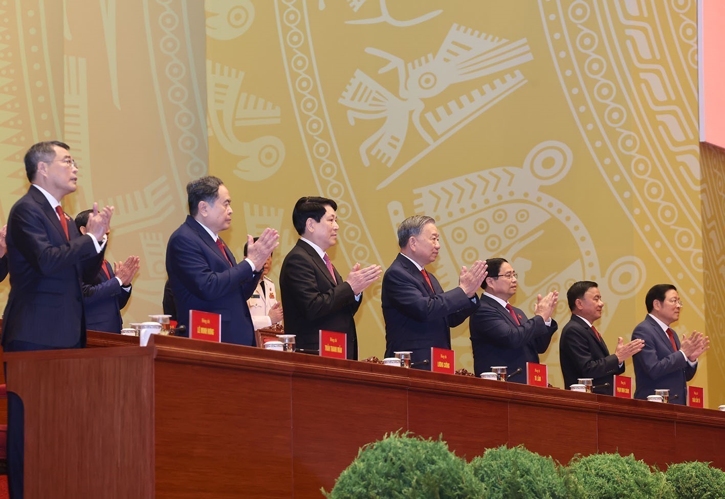 Hình ảnh lãnh đạo Đảng, Nhà nước và các đại biểu trong ngày khai mạc Đại hội XIV