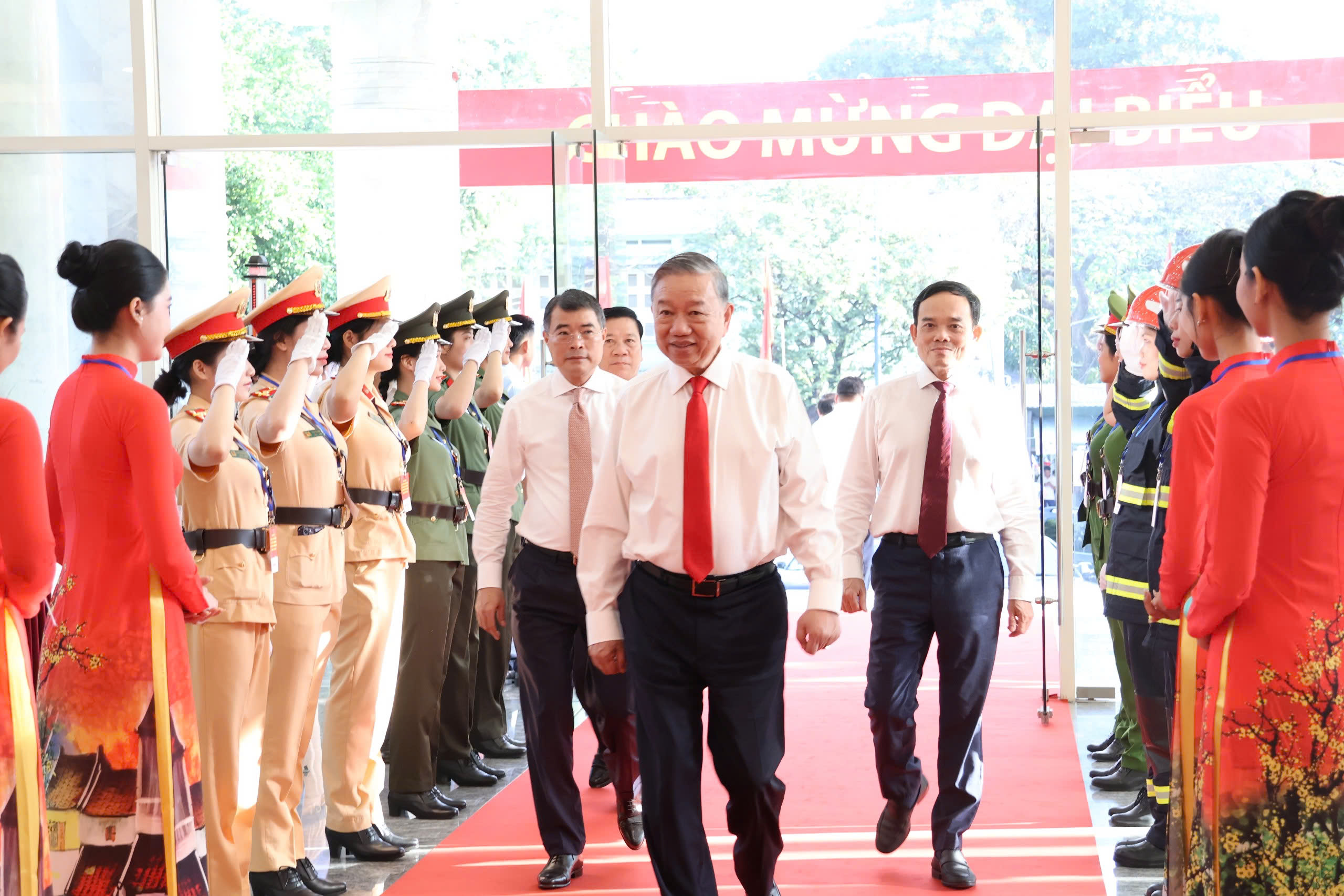 Tổng Bí thư Tô Lâm thăm, chúc Tết Đảng bộ, chính quyền, nhân dân TP.HCM