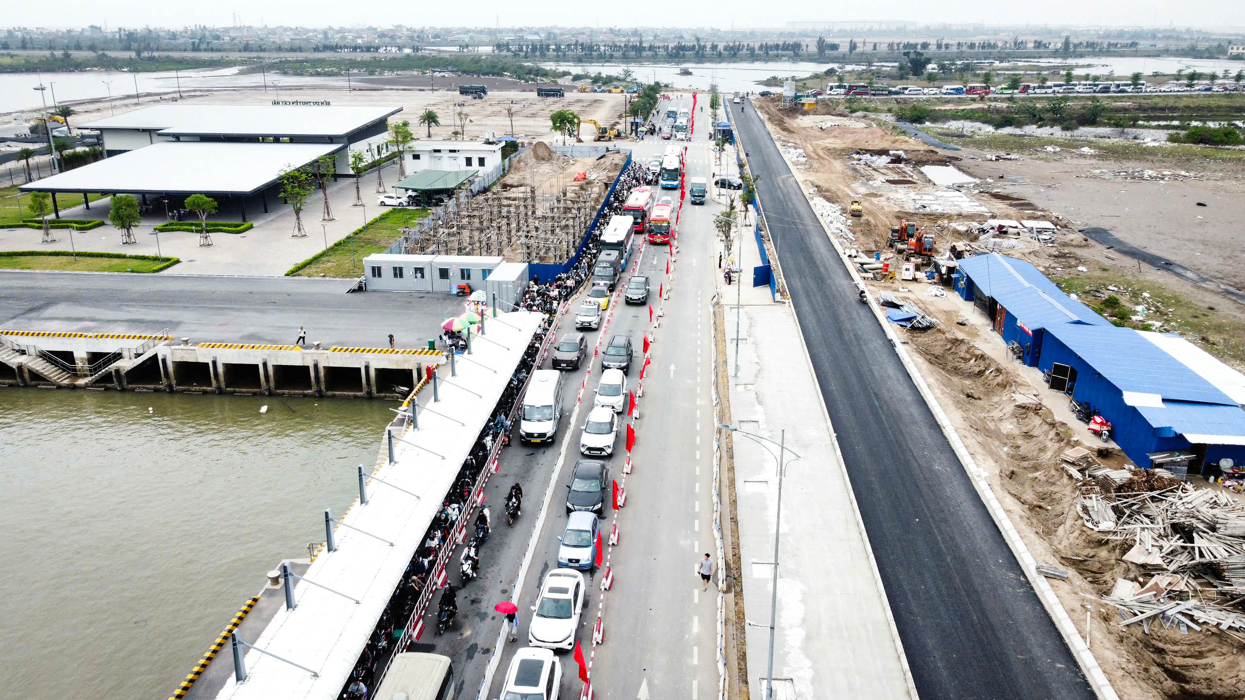 Hải Phòng: Điều thêm 3 phà để đưa khách ra đảo Cát Bà