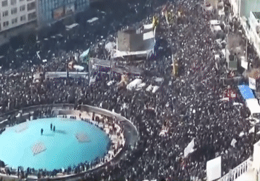 Biển người Iran đổ ra đường đưa tiễn tướng Soleimani