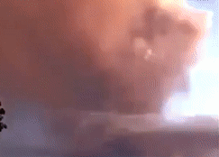 Núi lửa Philippines giận dữ thức giấc sau 43 năm