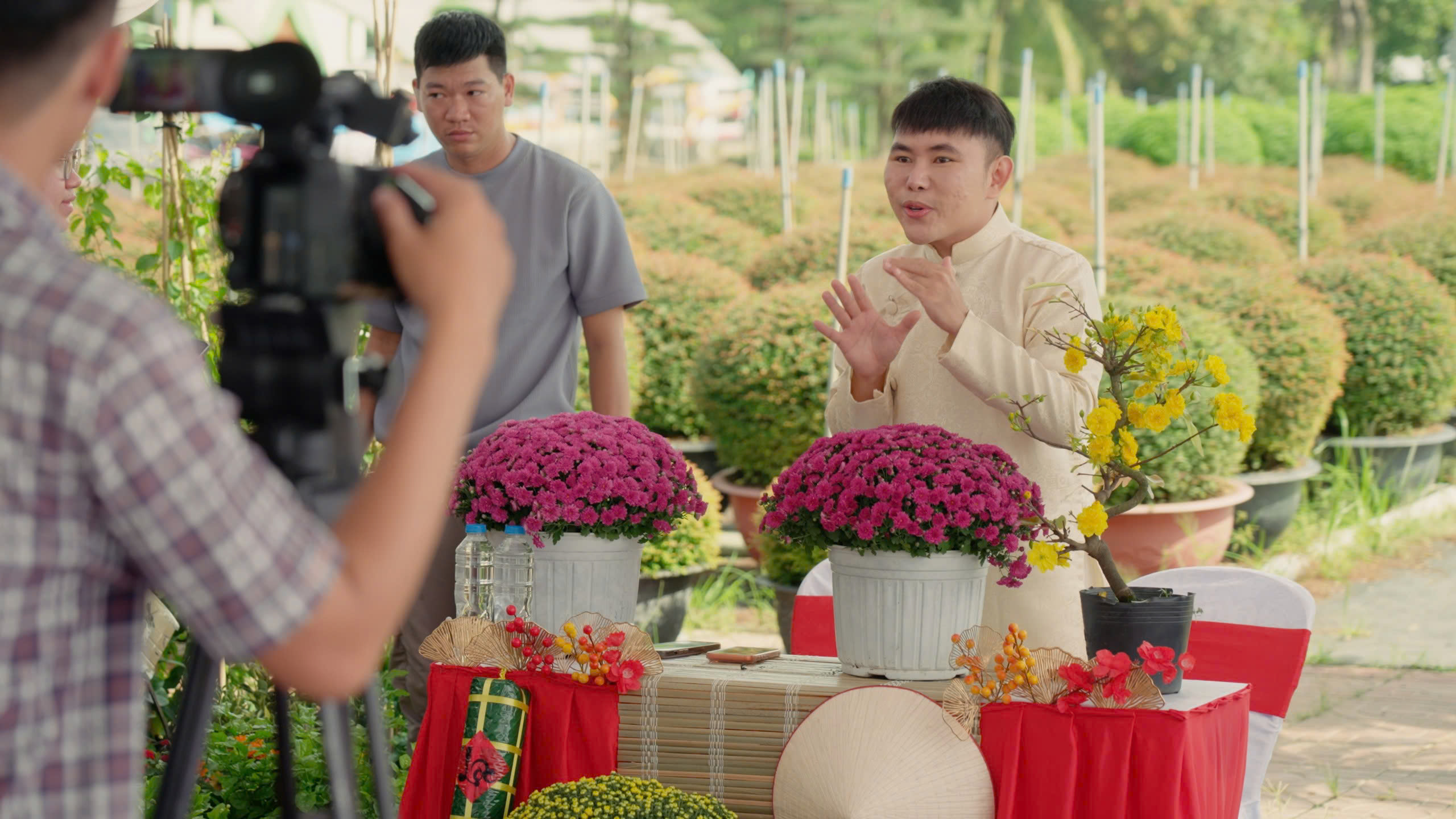 Tết đến sớm hơn trên những khung hình livestream