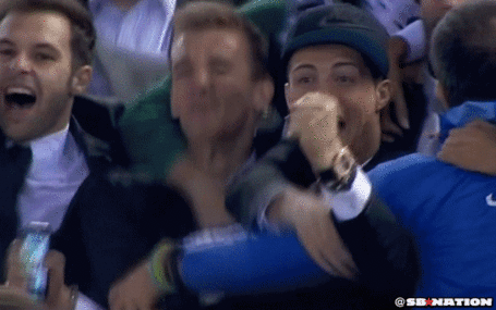 CĐV Real đốt cờ Catalan uy hiếp Barca ảnh 3