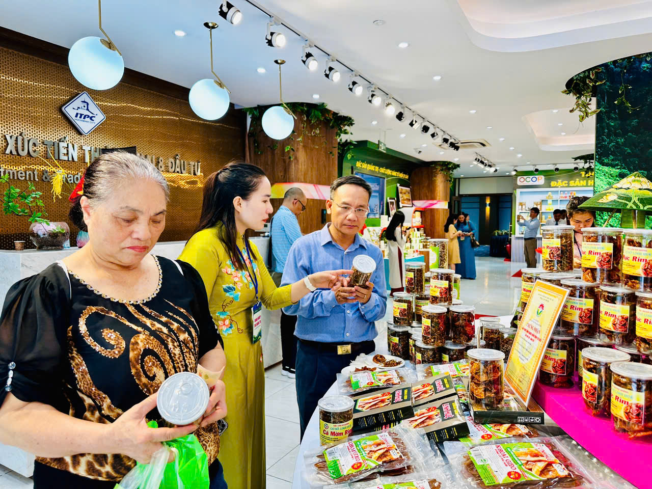 100 đặc sản Quảng Trị mở bán tại TP.HCM