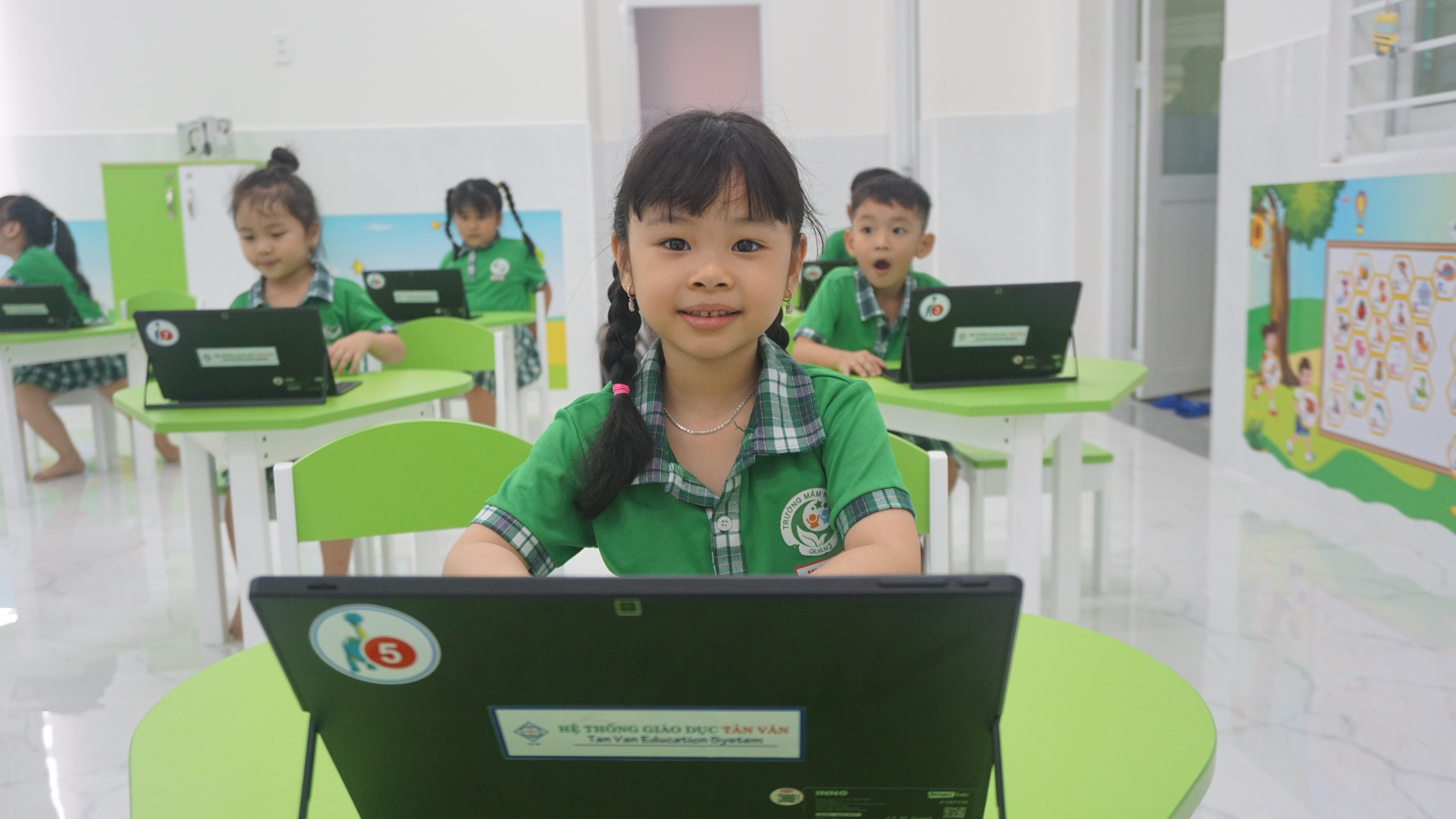 Nhiều ngôi trường mới, hiện đại mừng 50 năm thống nhất đất nước