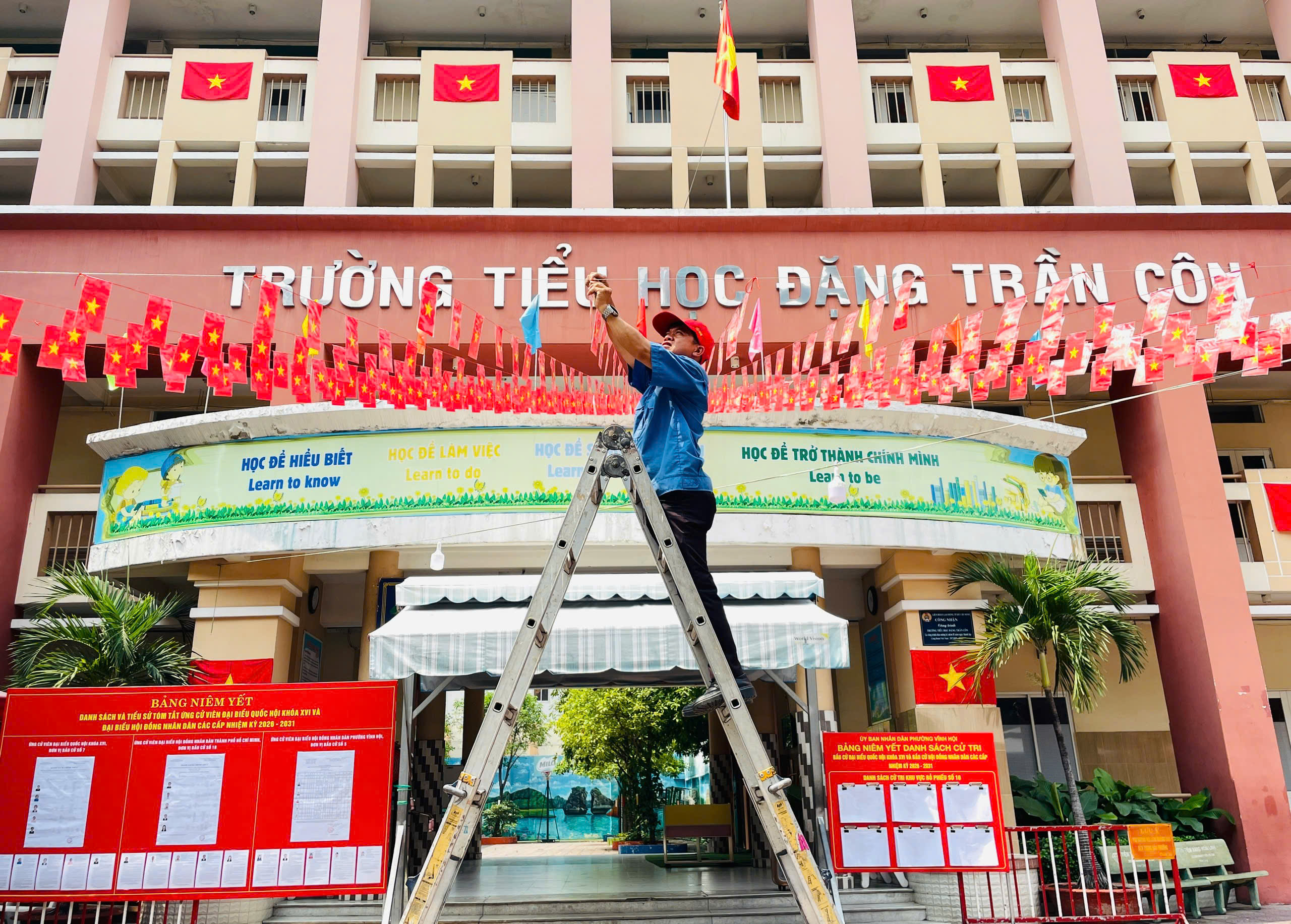 Nhiều trường học TP.HCM tích cực hỗ trợ cho ngày ngày hội non sông