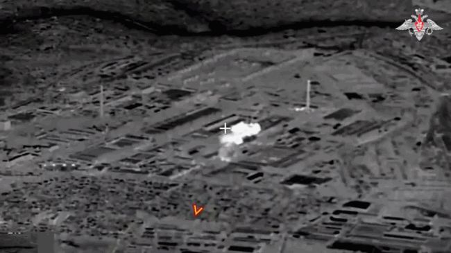 VIDEO: Bom lượn Nga thiêu rụi xưởng sản xuất UAV của Ukraine 