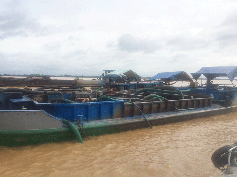 Bắt 7 tàu trộm cát trên sông Cổ Chiên và Hàm Luông