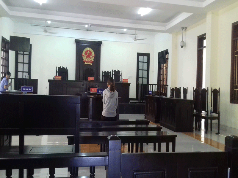 Phạt tù nữ kế toán xén lương của nhiều giáo viên