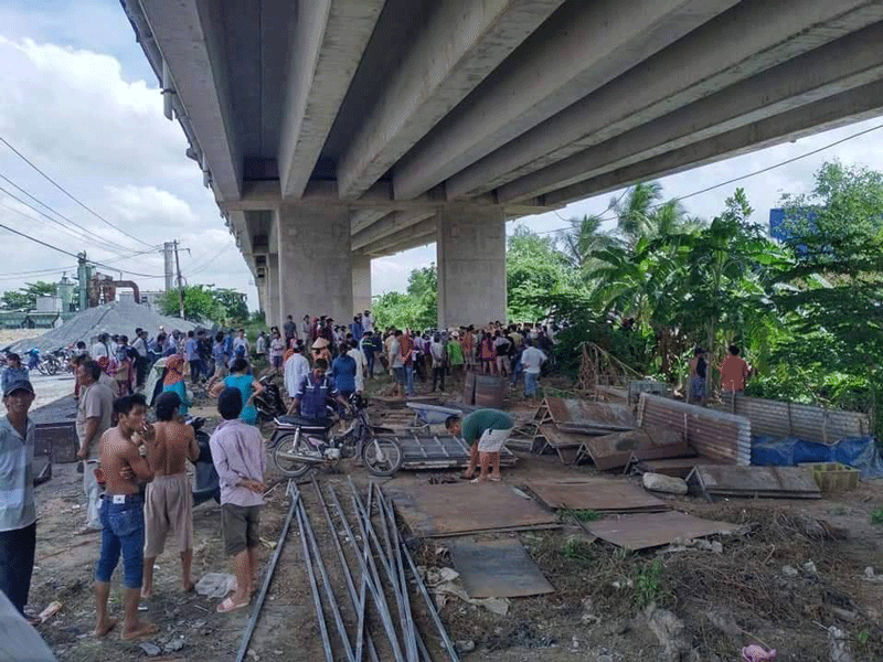 Vụ 2 ô tô rơi cầu Hàm Luông: 3 nạn nhân tử vong