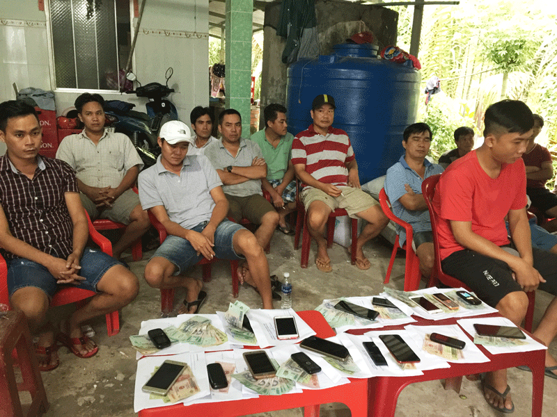 20 người đá gà qua mạng ở Bến Tre bị bắt